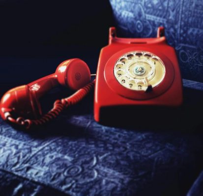 Mental health hotline numbers: Many-in-one therapist resource