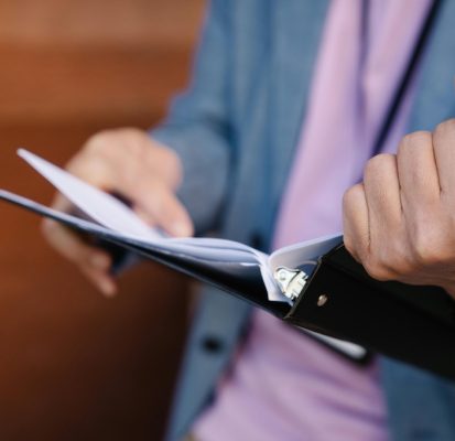 Evidence-based manualized treatments: Pros versus noes