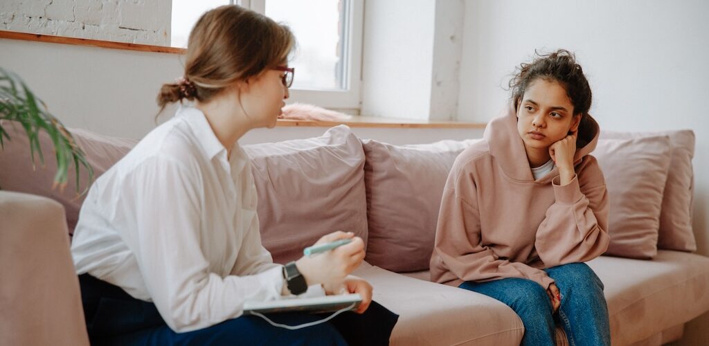 CBT for children and adolescents. How do therapists help?