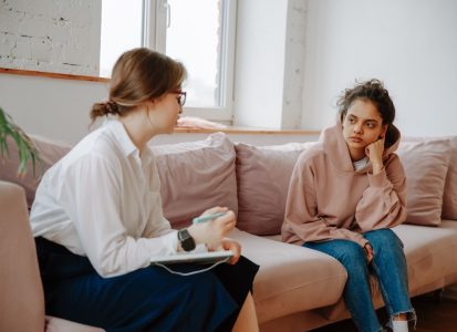 CBT for children and adolescents. How do therapists help?
