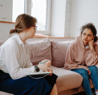 CBT for children and adolescents. How do therapists help?