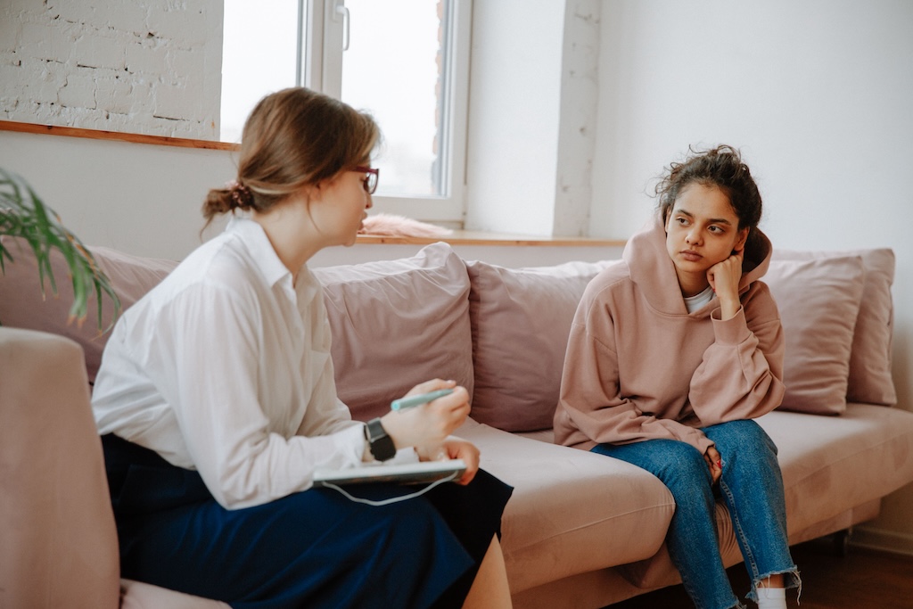 CBT for children and adolescents. How do therapists help?